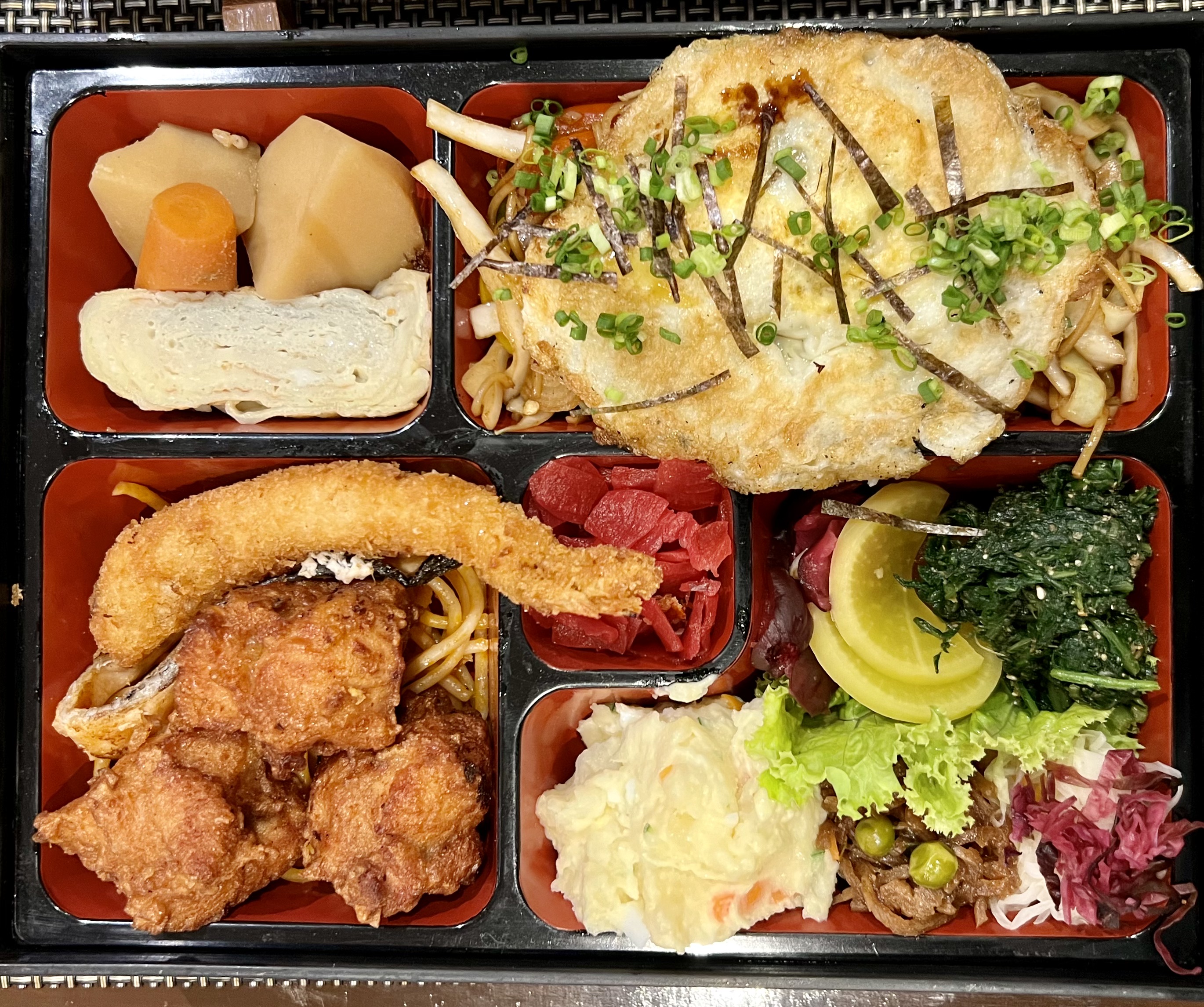 Non vegetarian bento box at Sake Club India Masterclass.