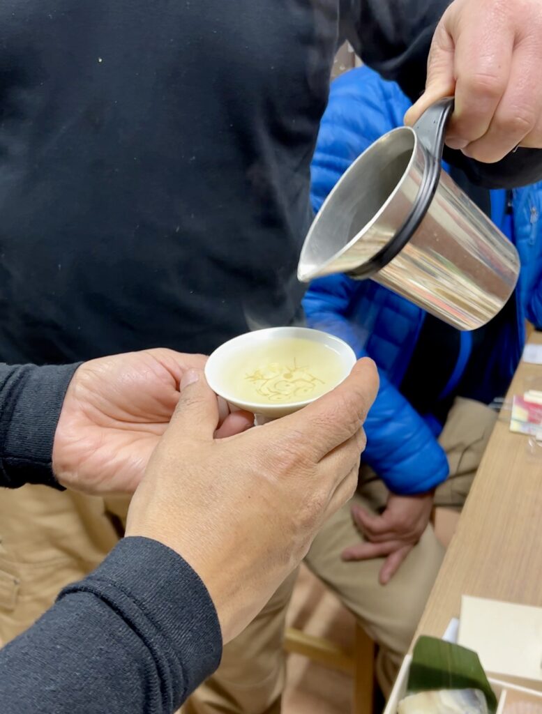 kan sake serving